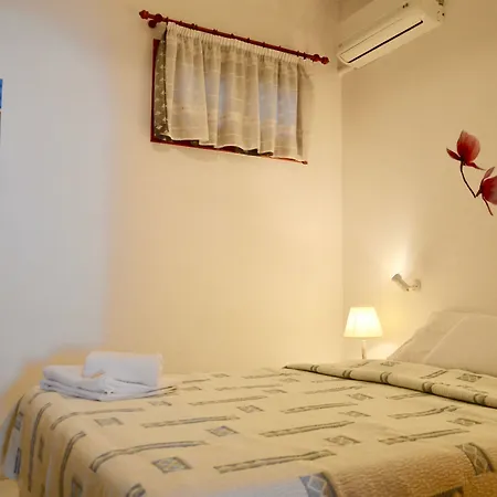 Zanneta & 3* Μικρή Βίγλα