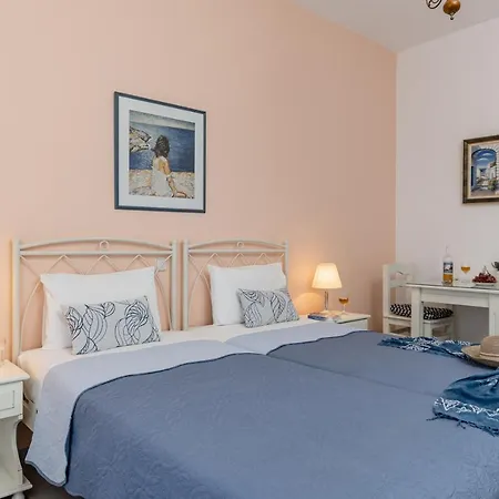 Aparthotel Zanneta & 4*